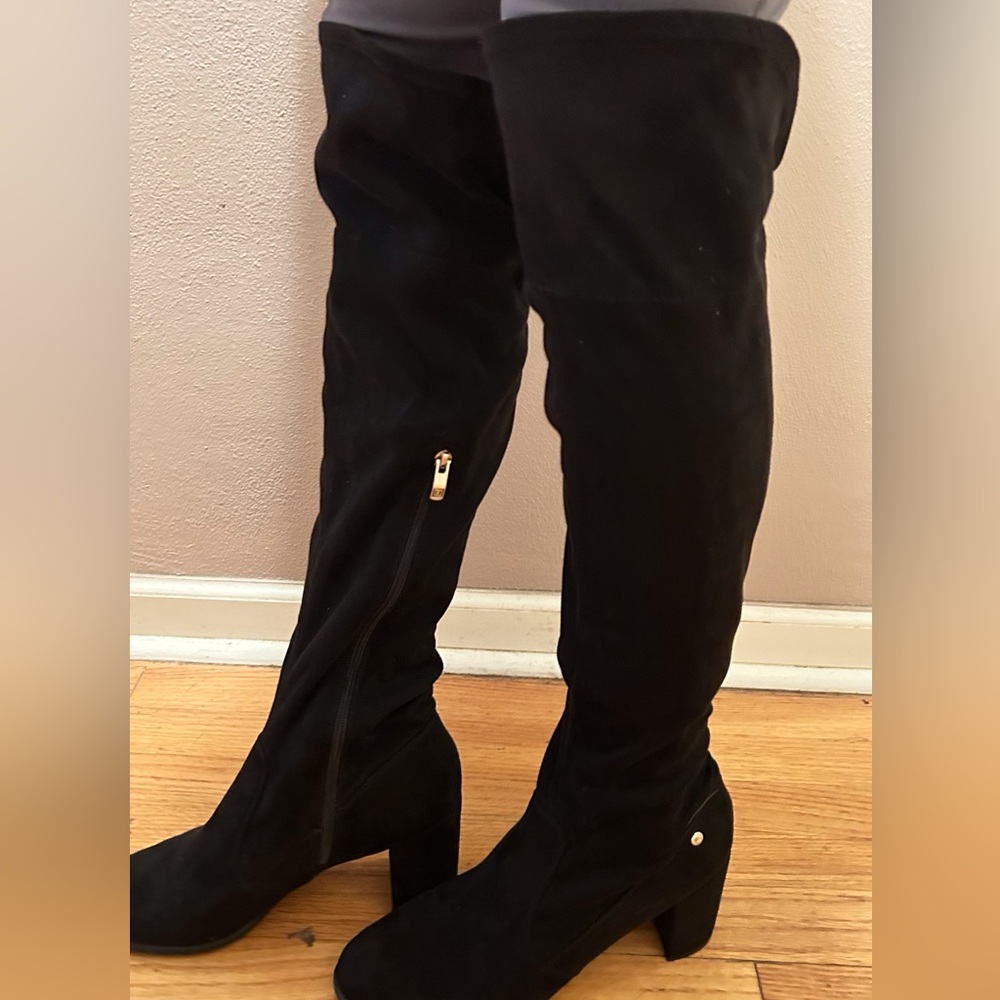 Woman’s Knee High Boots